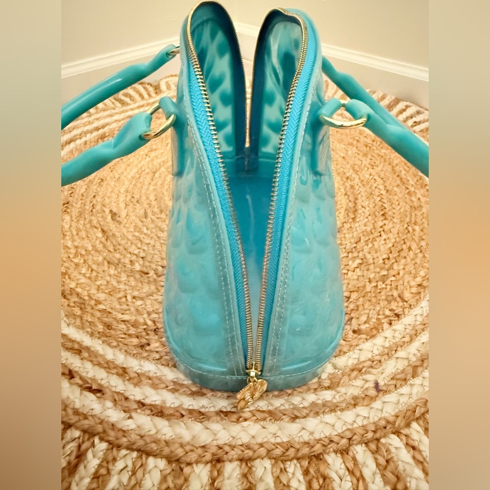 🌾‎ Betsey Johnson Jelly Heart Dome Satchel - Picture 4 of 8